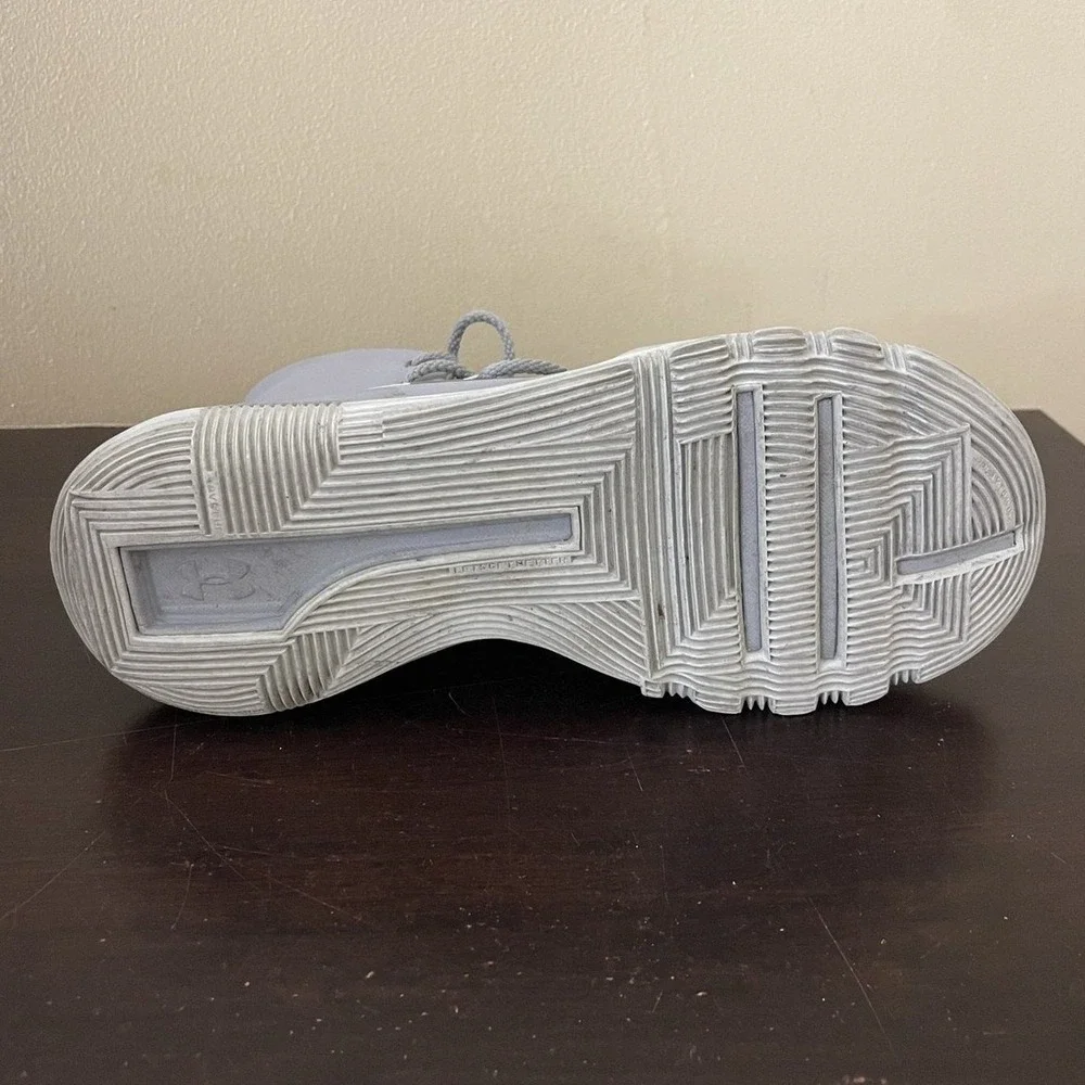 Under Armour Curry 0.5 Boys Basketball Shoes Mod Gray‎ White 3020424-101 Size 6Y